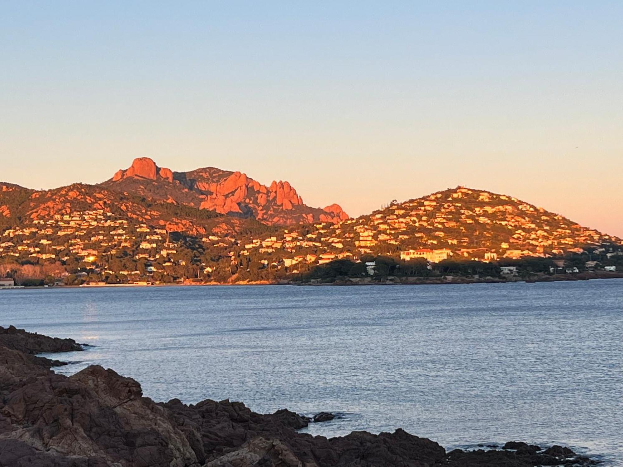 Studio Climatise Vue Mer A Proximite De La Plage Saint-Raphaël 外观 照片